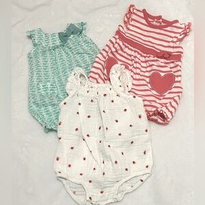 Set of summer baby girl outfits